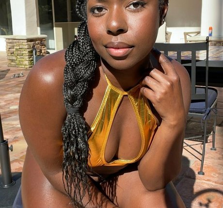 Camille W_ model nude img