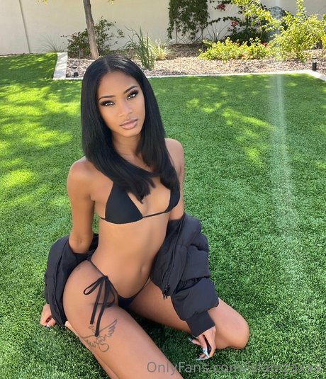 Isla Biza hd model archive