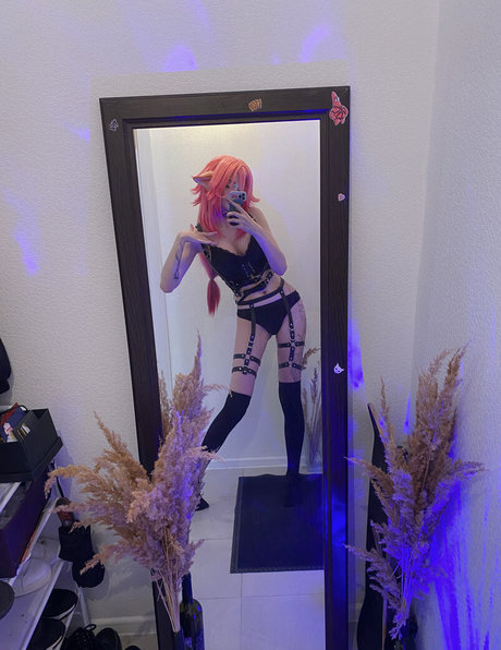 Felvelial free model picture