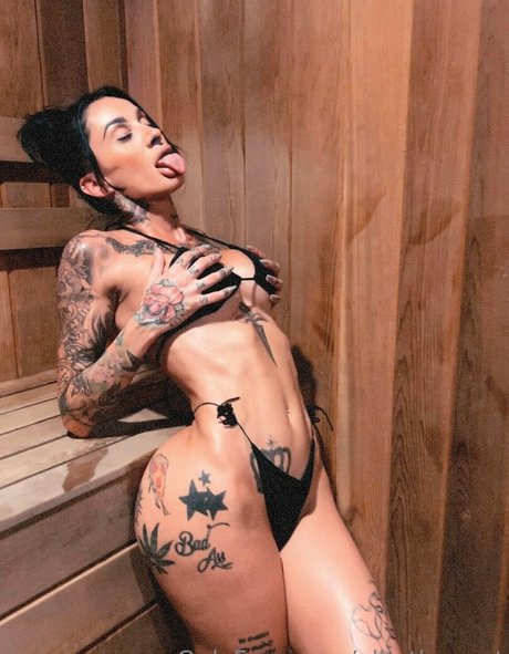 Albythegoat naked model gallery