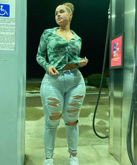 Janae Girard star nudes image