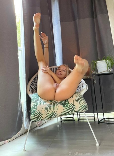 Miss Mayacb exclusive model pic