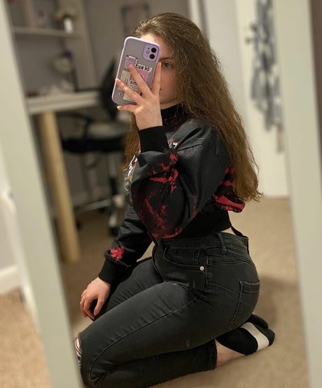 bustybritishbrunette adult model pictures