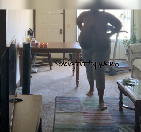 XoBigTittyQueen model beautiful galleries