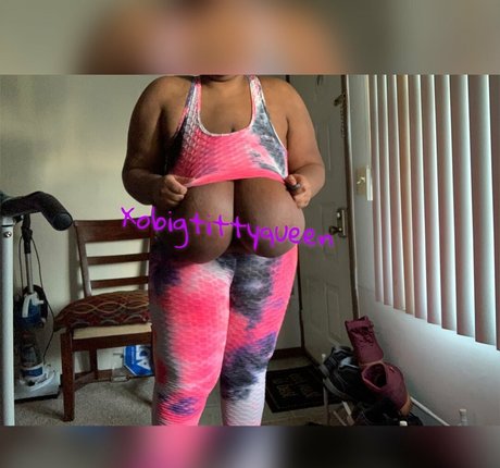 XoBigTittyQueen star hd pic