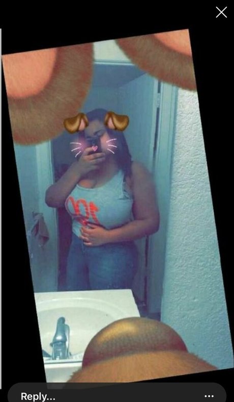 XoBigTittyQueen hot pornstar photo