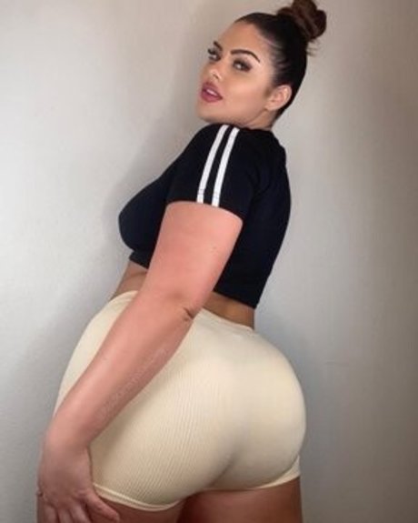 Karmyn Sandiego beautiful actress picture