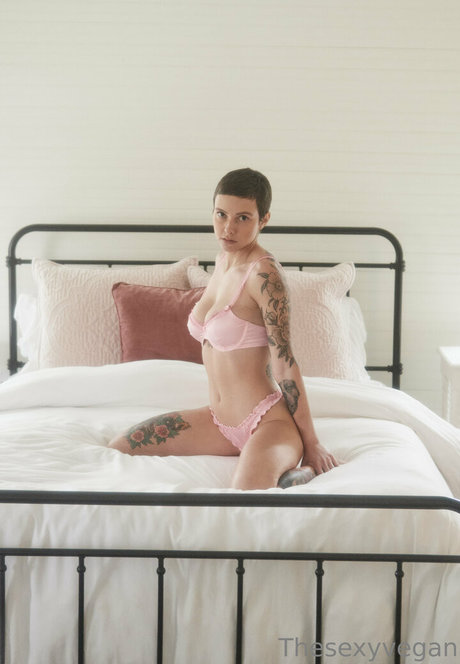 Thesexyvegan perfect model pics