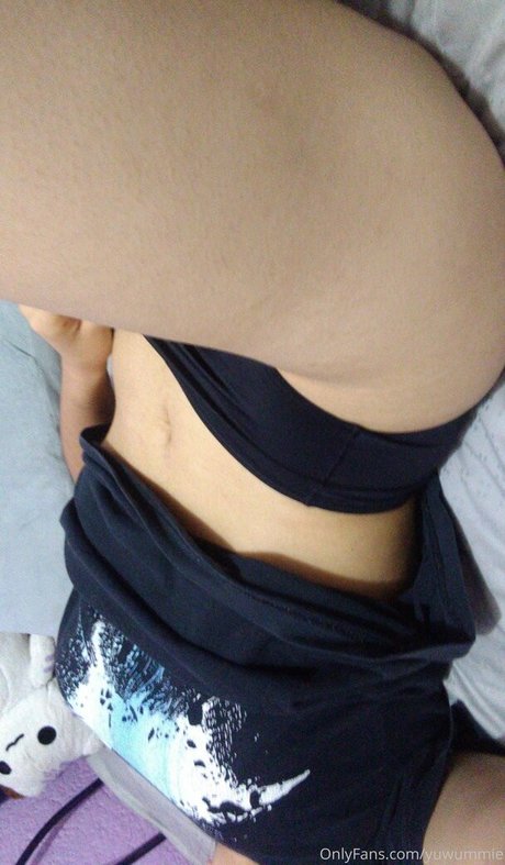 Yuwummie hot star pics