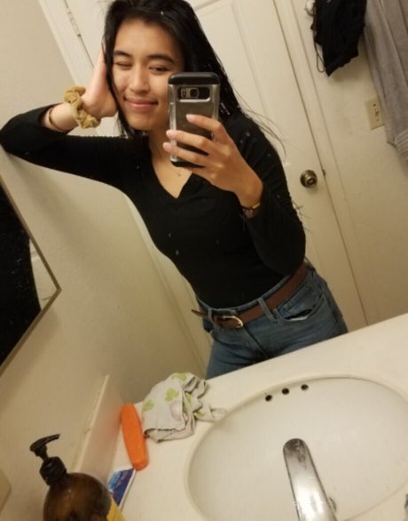 Ava Tran actress photo