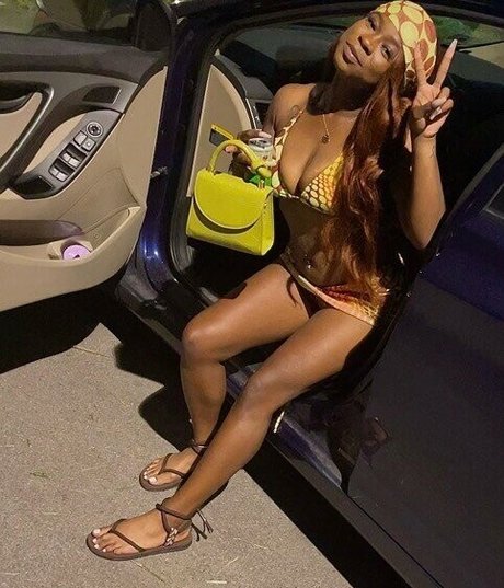 thick trixxx naked actress picture