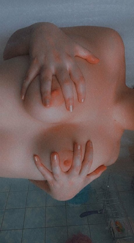 Bri Le Tree model perfect picture