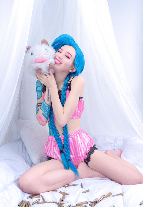 WhiteFox model free img