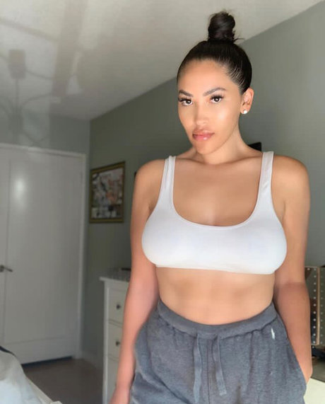 Kaitlyn OConor xxx actress img