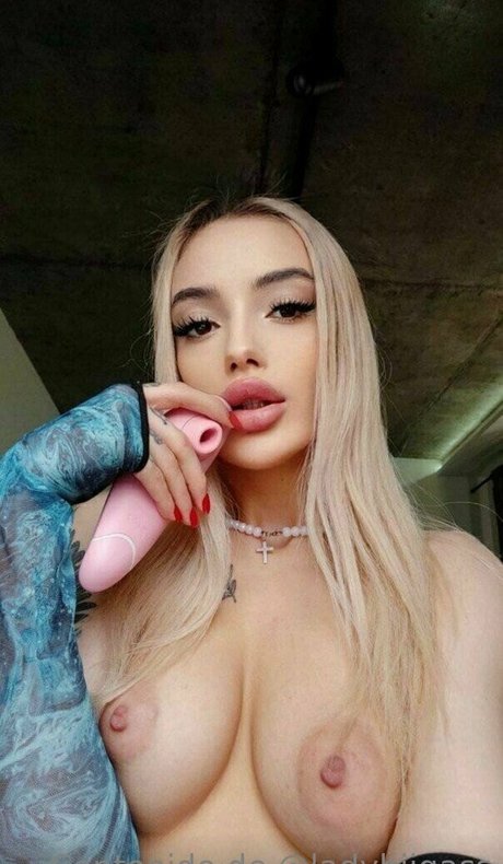 ladybiigass exclusive model picture