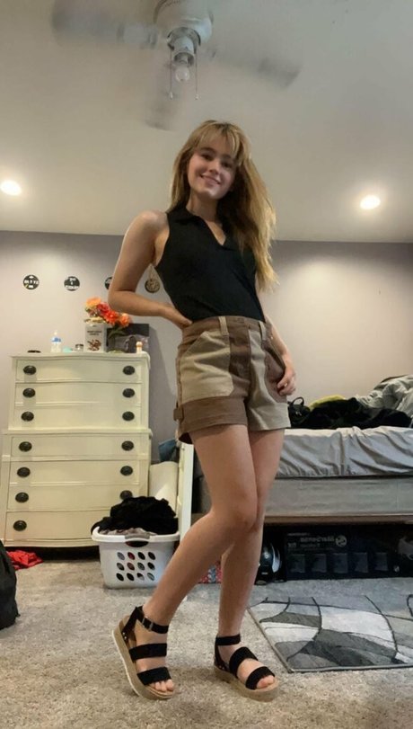 eloisenoice hot actress pic