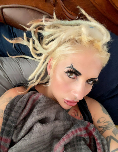 Xzanthia free model pictures