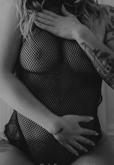 Nicole Stoolfire nude model images