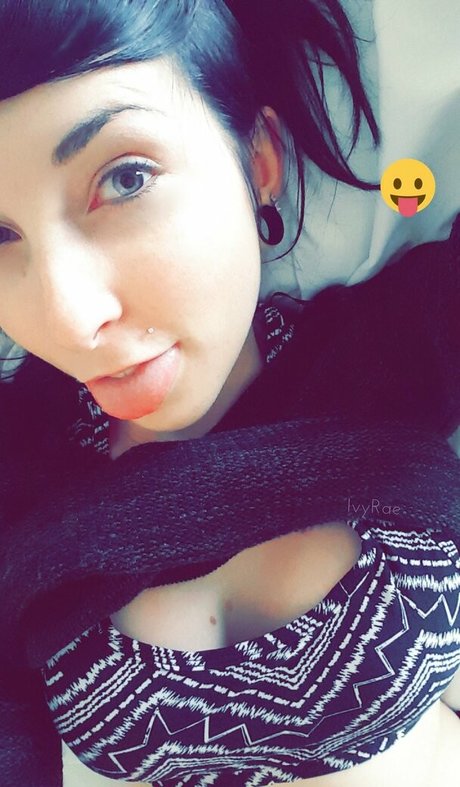 IvyLaura star high quality photo