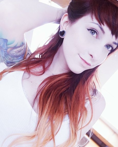 IvyLaura best model photos