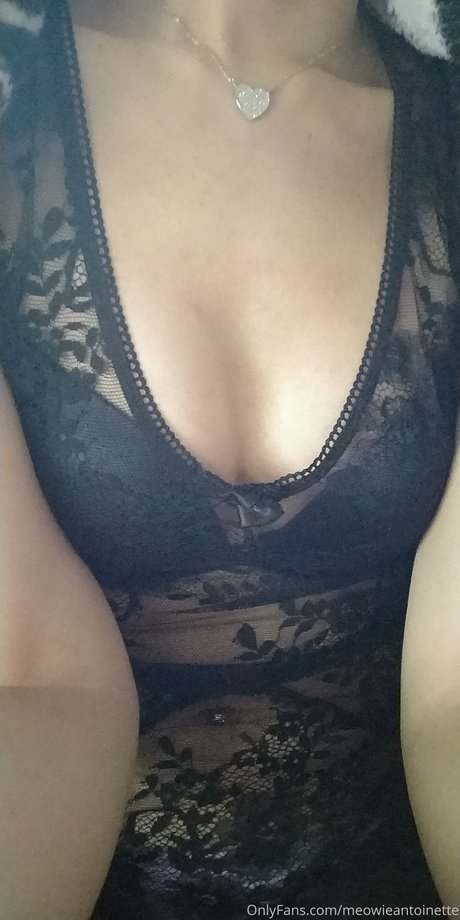 Meowieantoinette star naked photo