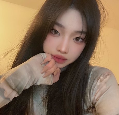 yakult model perfect photos