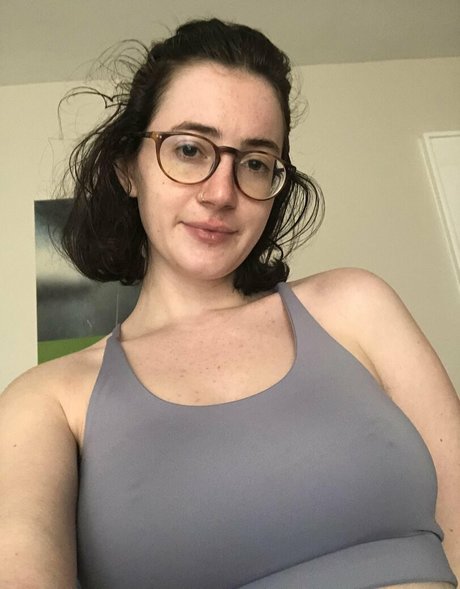 Becca BroadBabe_ beautiful model img