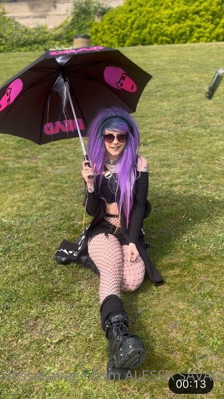 Alessa Savage porn model pics