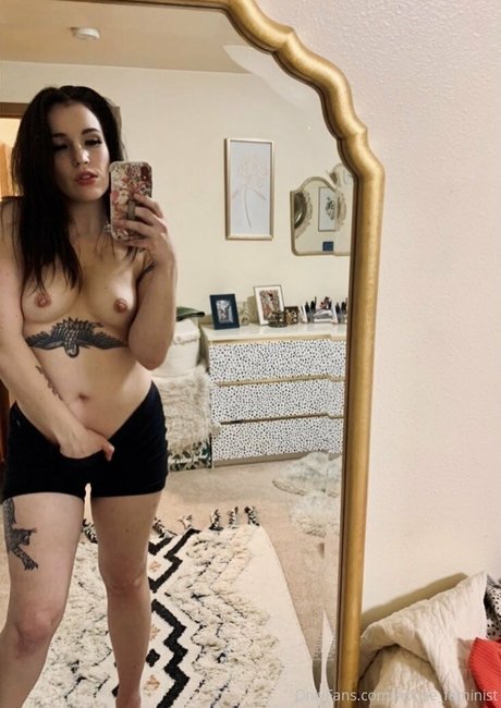 house feminist model top photo