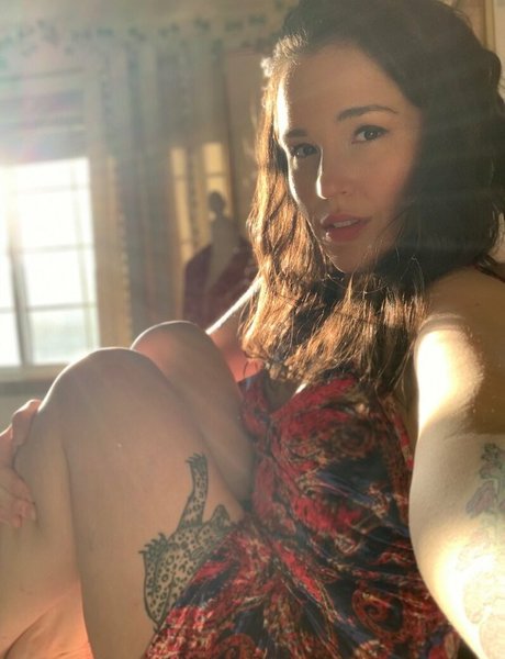 house feminist naked model pics