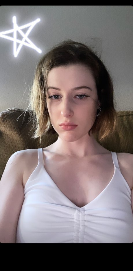 Ellamyvalentine_ Profile pic