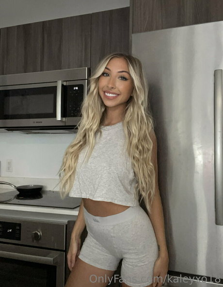 Kaleyxo18 star top galleries