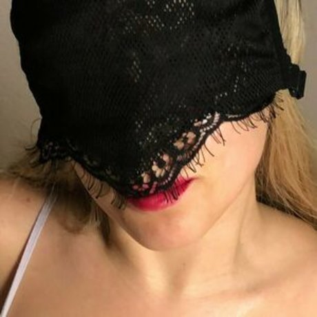 Bellawithcvm pretty pornstar gallery