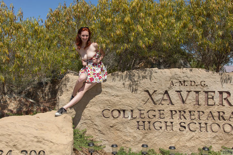 Dee Dee Lynn pretty model img