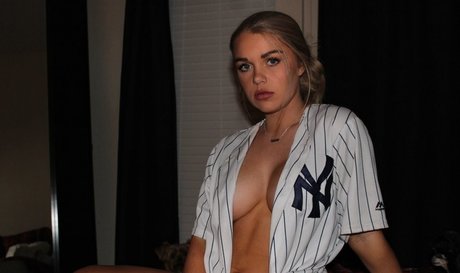 Erica Englebert model erotic pic