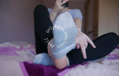 neon paws model art image