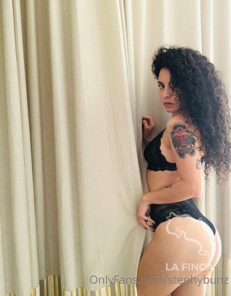 Stephybunz model pornographic photo