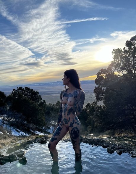 Peechfuzzz high quality model pic