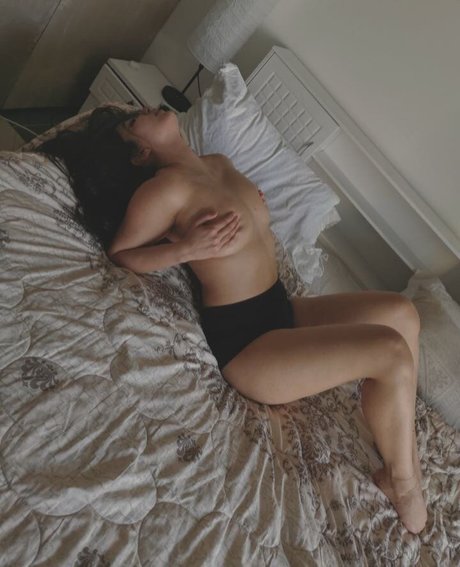 Zeeba Kalan best model gallery