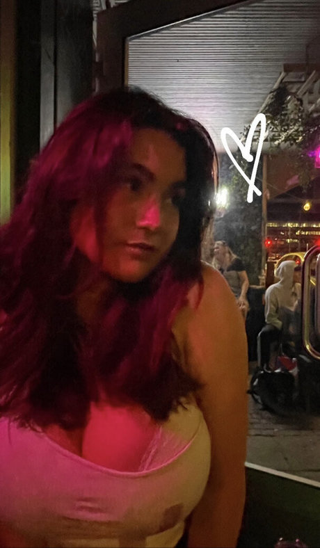 Sara B sexy star photo