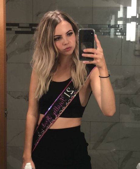 Bobbi Althoff nudes star images