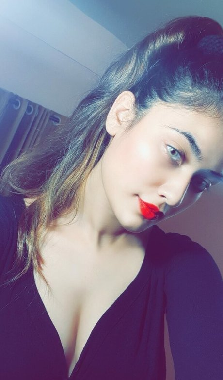 Nidhi Maheshwari model sex pic