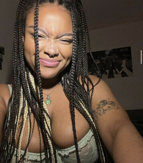 Hell0kittyevie nice model pic