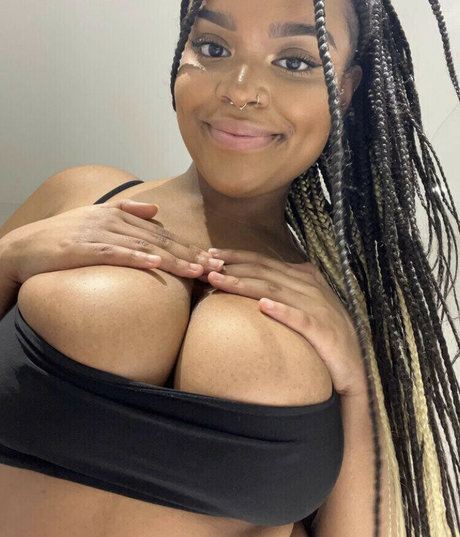 Hell0kittyevie nude model gallery