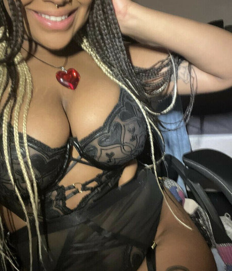 Hell0kittyevie pornstar adult image