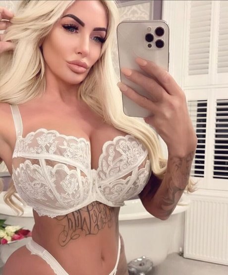 Debbie Clarkson porn model pics