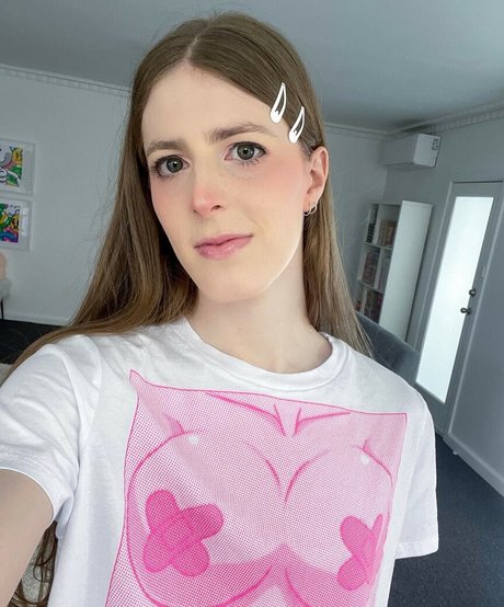 lilhyper model porn pics