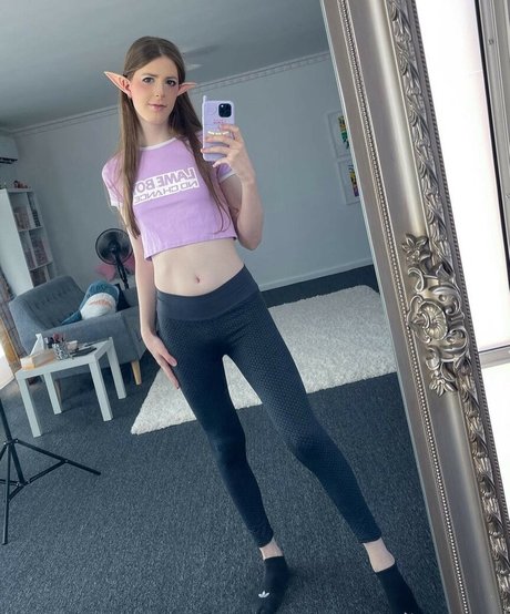 lilhyper naked star images