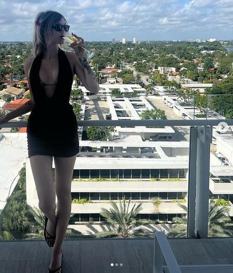 Grace VanderWaal xxx model galleries