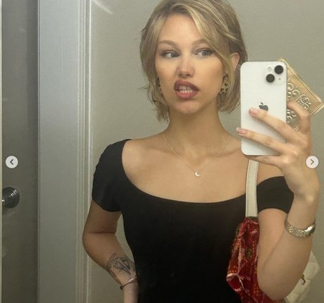 Grace VanderWaal nice pornstar gallery